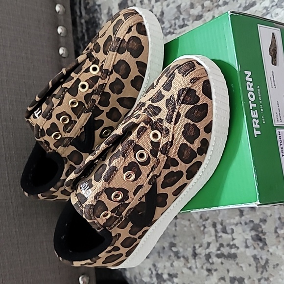 Other - Leopard Tretorn